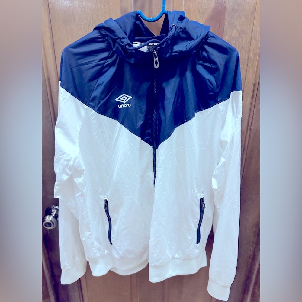 Vintage Umbro windbreaker jacket with a unique American Flag on sleeve XL